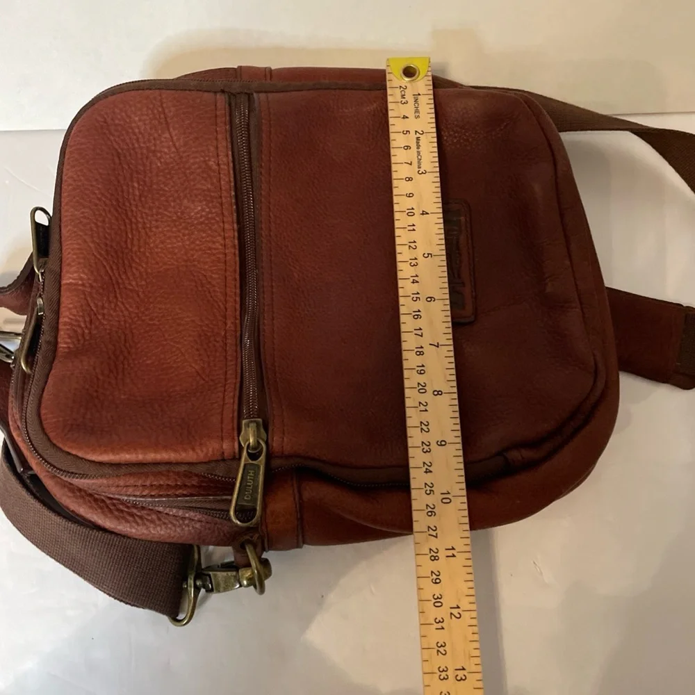 Duluth Trading Co Lifetime Leather Travel Bag Multi Zip Pocket Crossbody Brown